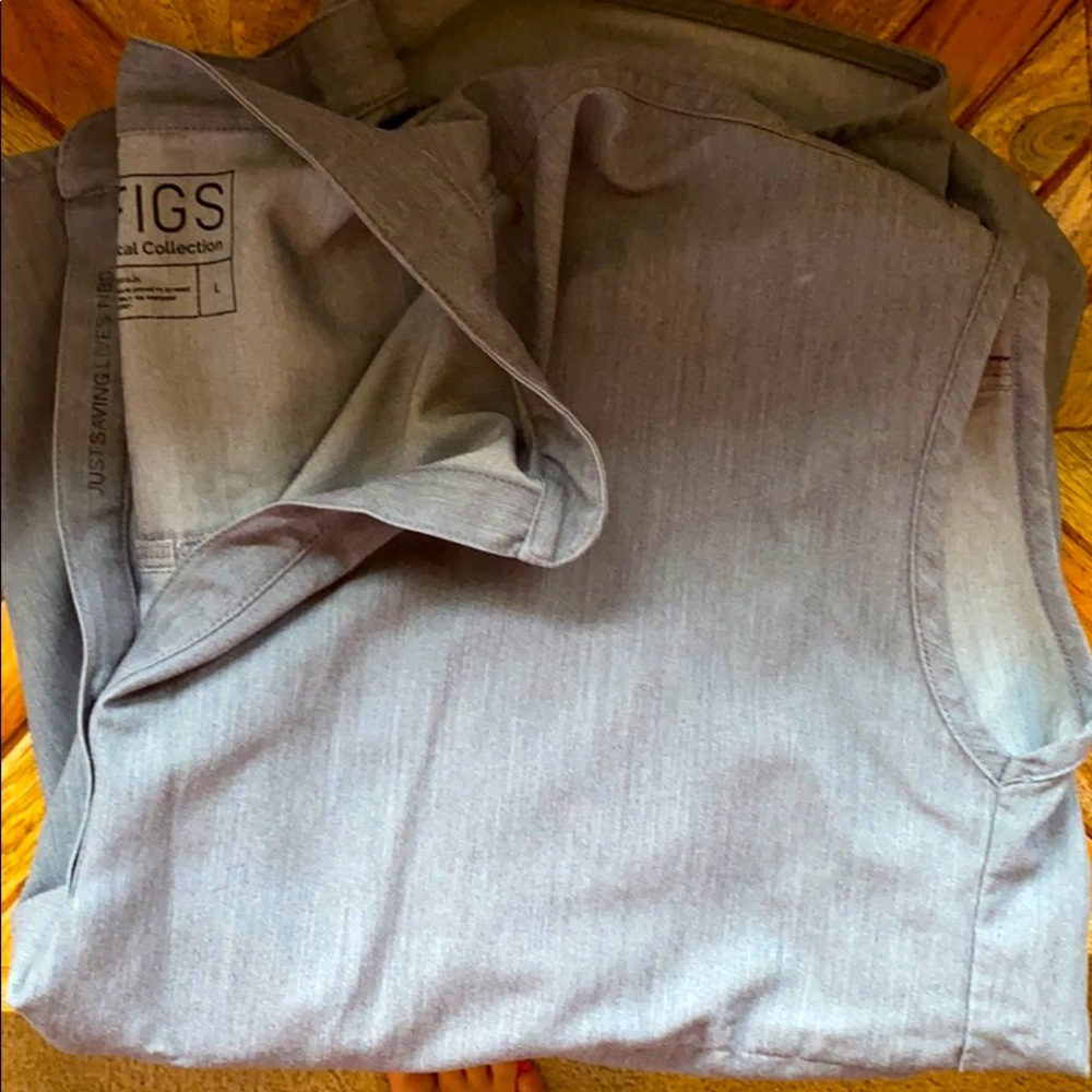 FIGS large Raphaela scrub top and zimora joggers